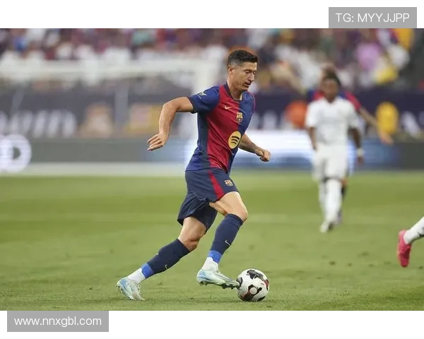 埃兰加：每次面对莱万都全力以赴